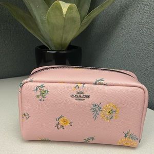 NEW Coach boxy makeup bag